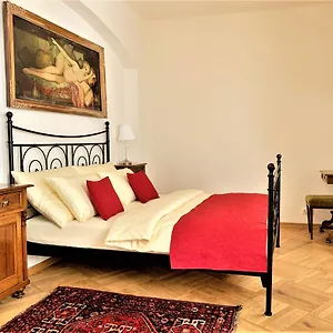 https://small-luxury-palace-residence.praguehotelsweb.com